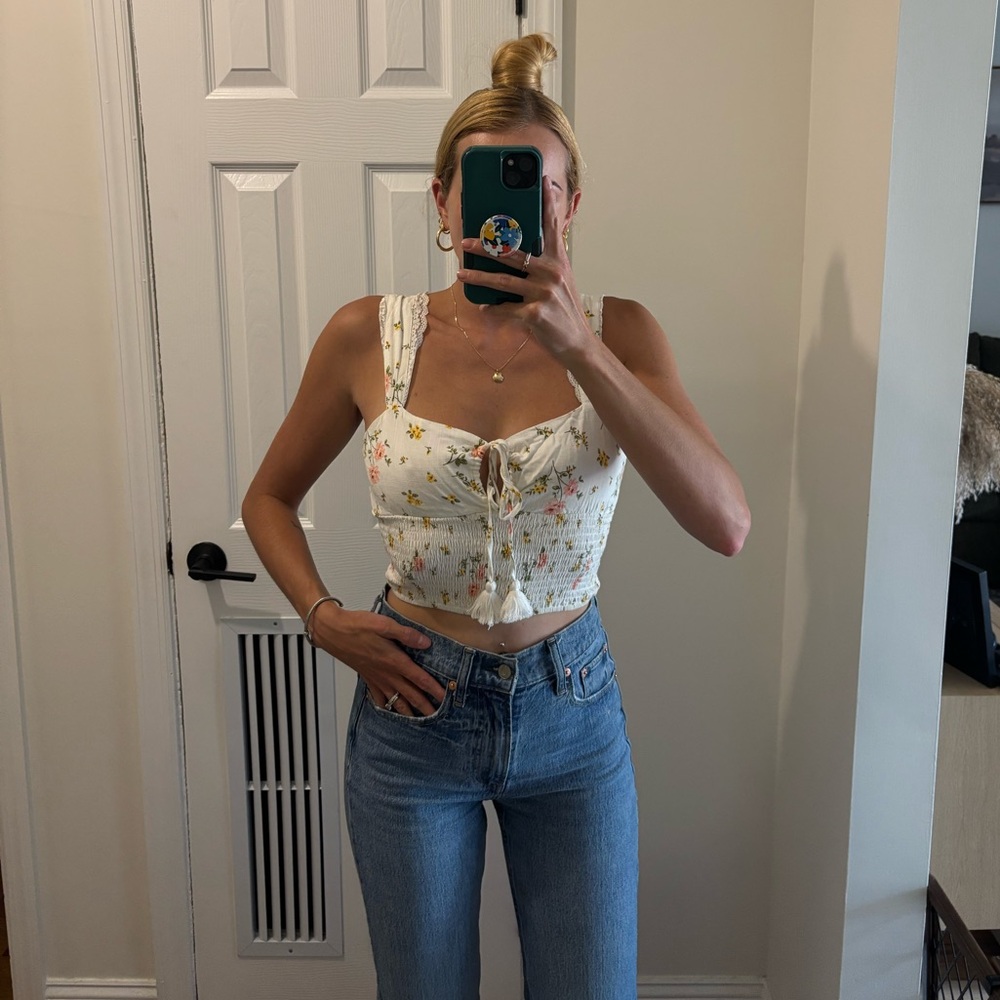Forever 21 floral blouse crop top with lace trim detail
